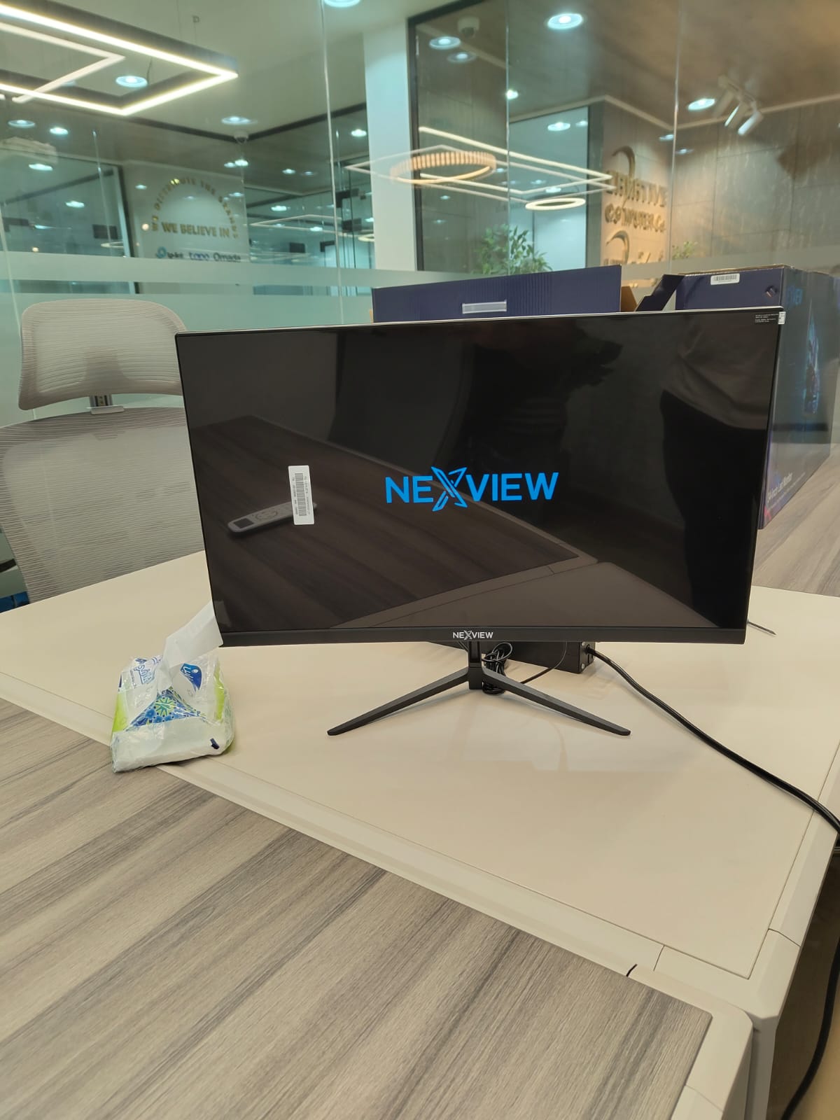 NEXVIEW 40'' Smart TV &Monitor,1366*768 resolution Frame, Connections: HDMI and USB ports